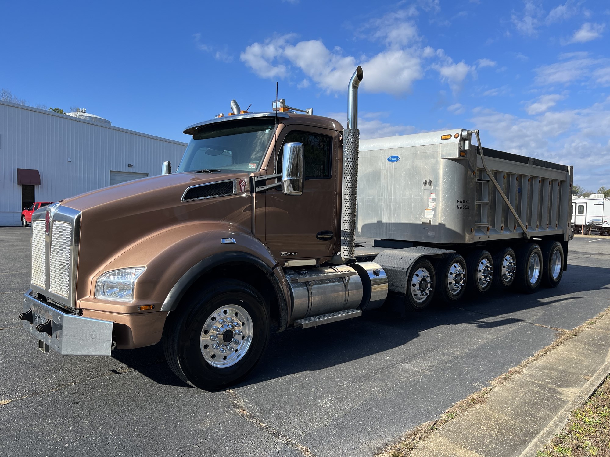 2022 Kenworth T880 - image 1 of 6