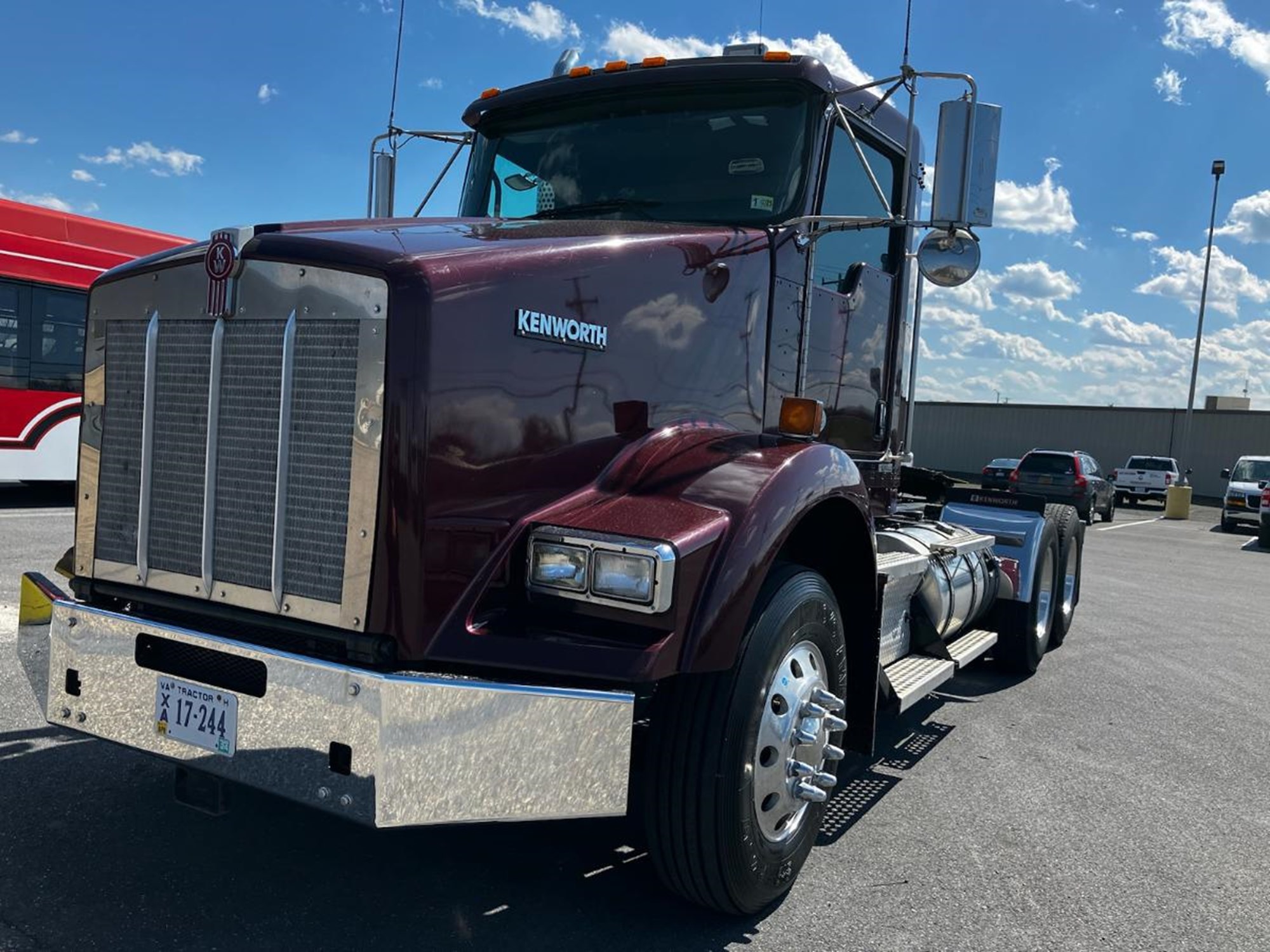 2015 Kenworth T800 - image 1 of 6