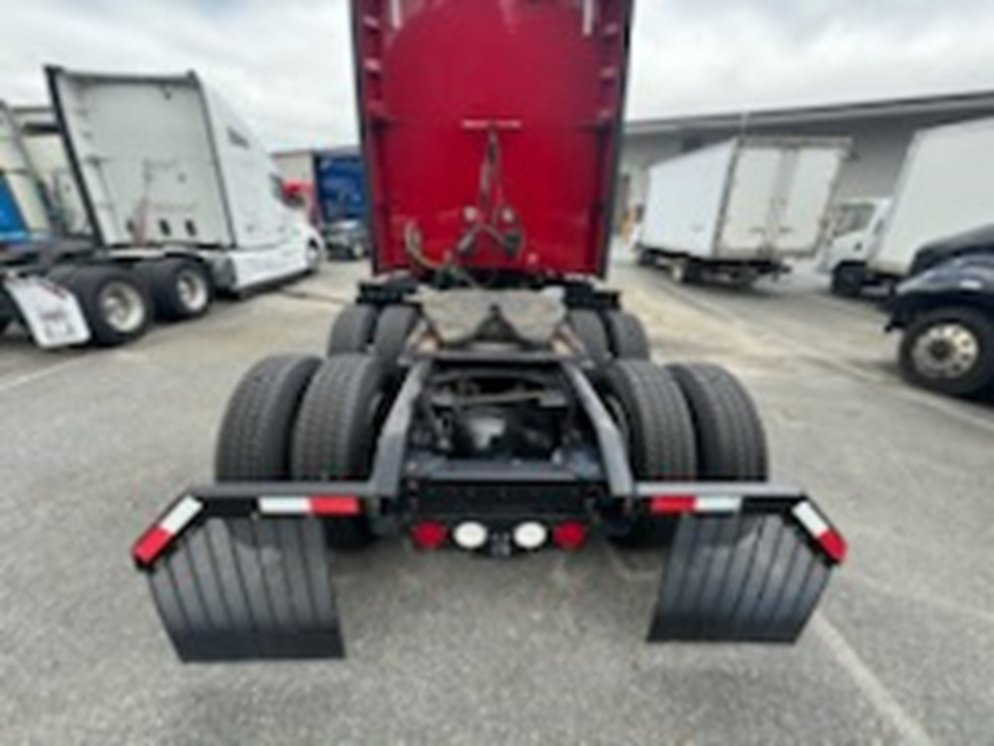 2020 Kenworth T680 - image 4 of 6