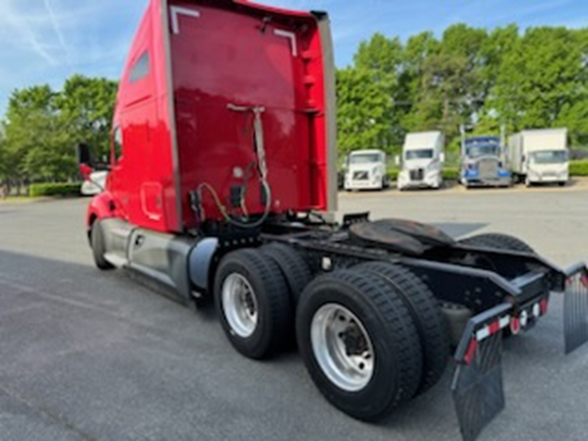 2020 Kenworth T680 - image 5 of 6