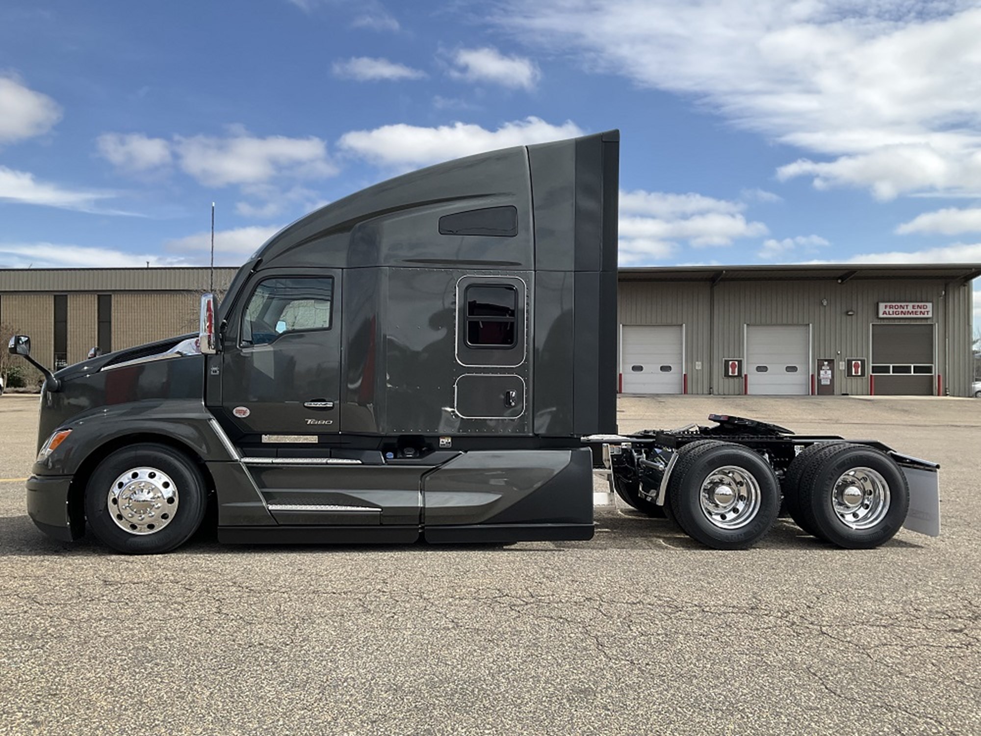 2025 Kenworth T680 Next Gen - image 2 of 6