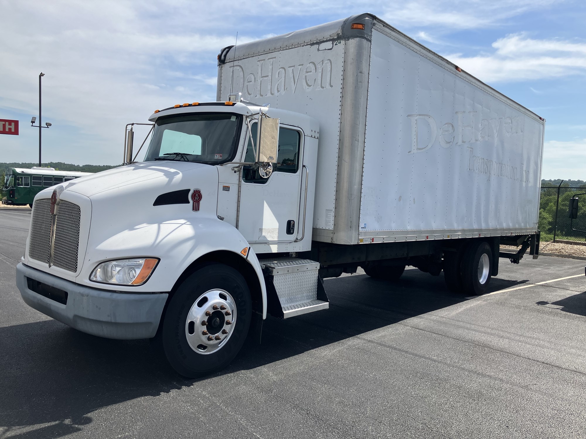 2011 Kenworth T270 - image 1 of 6