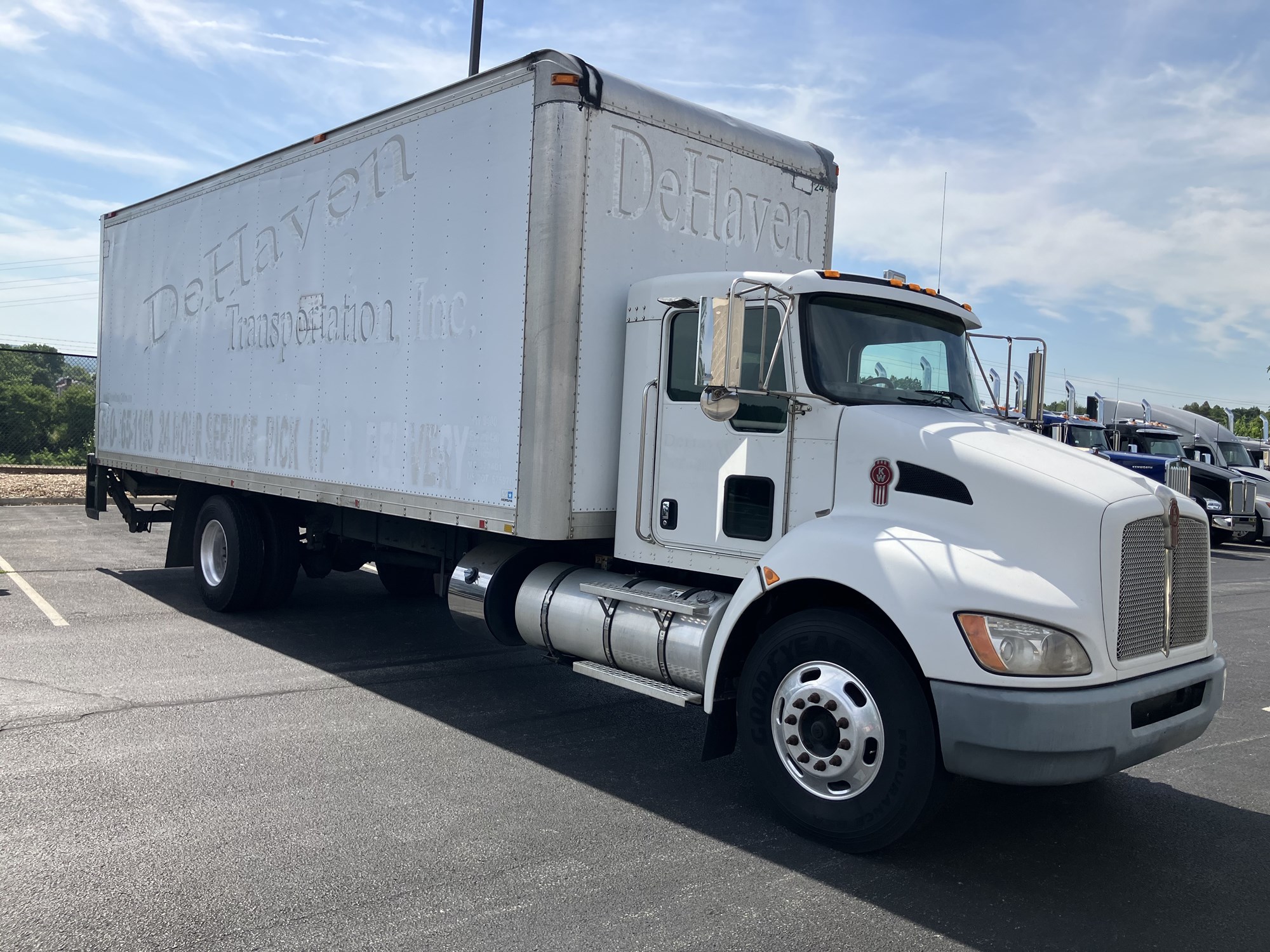 2011 Kenworth T270 - image 3 of 6