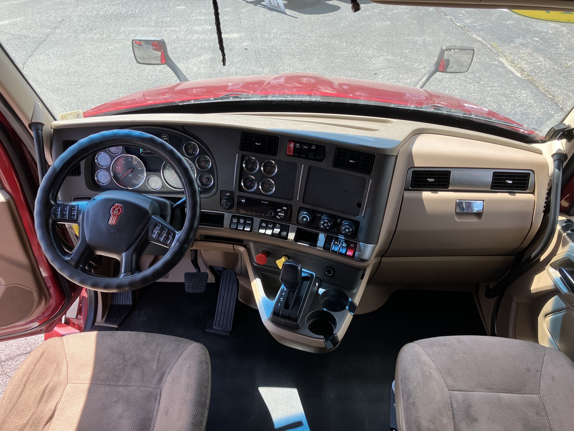 2017 Kenworth T680 - image 6 of 6