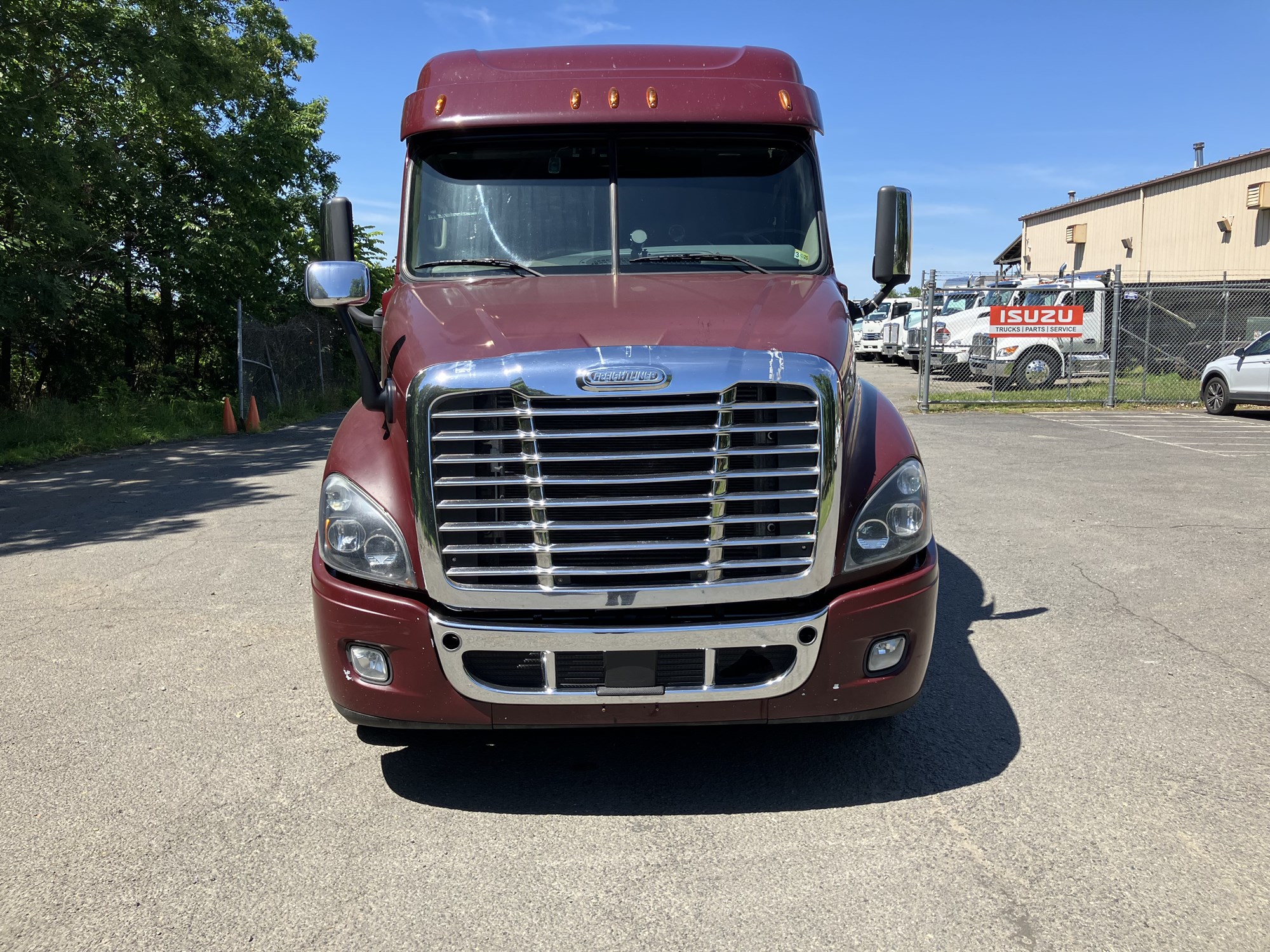 2018 Freightliner Cascadia - image 3 of 6