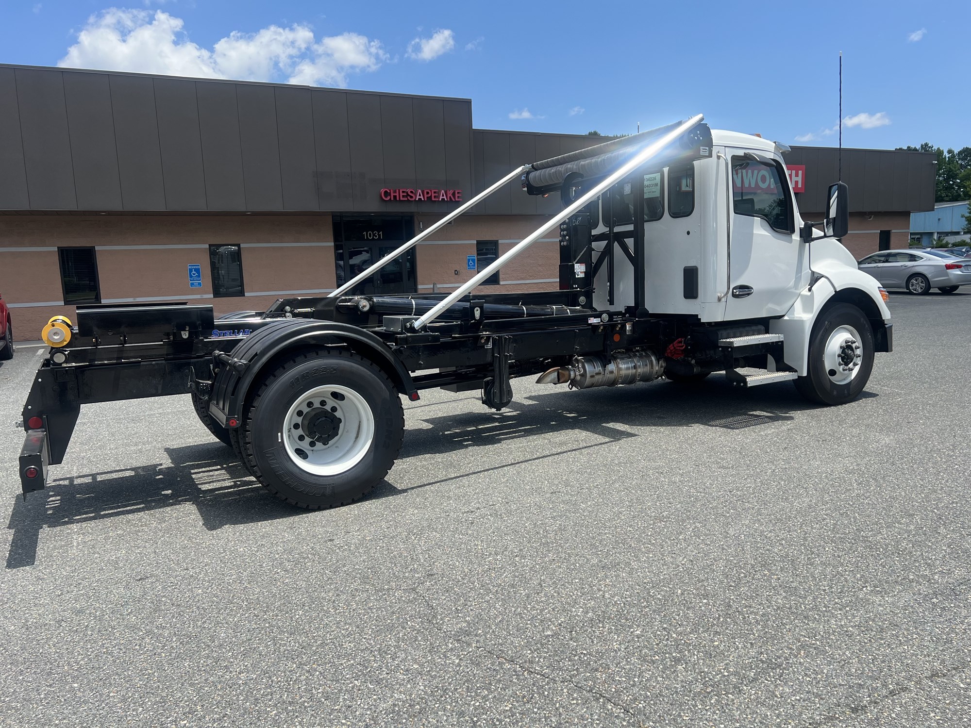 2025 Kenworth T280 - image 5 of 6