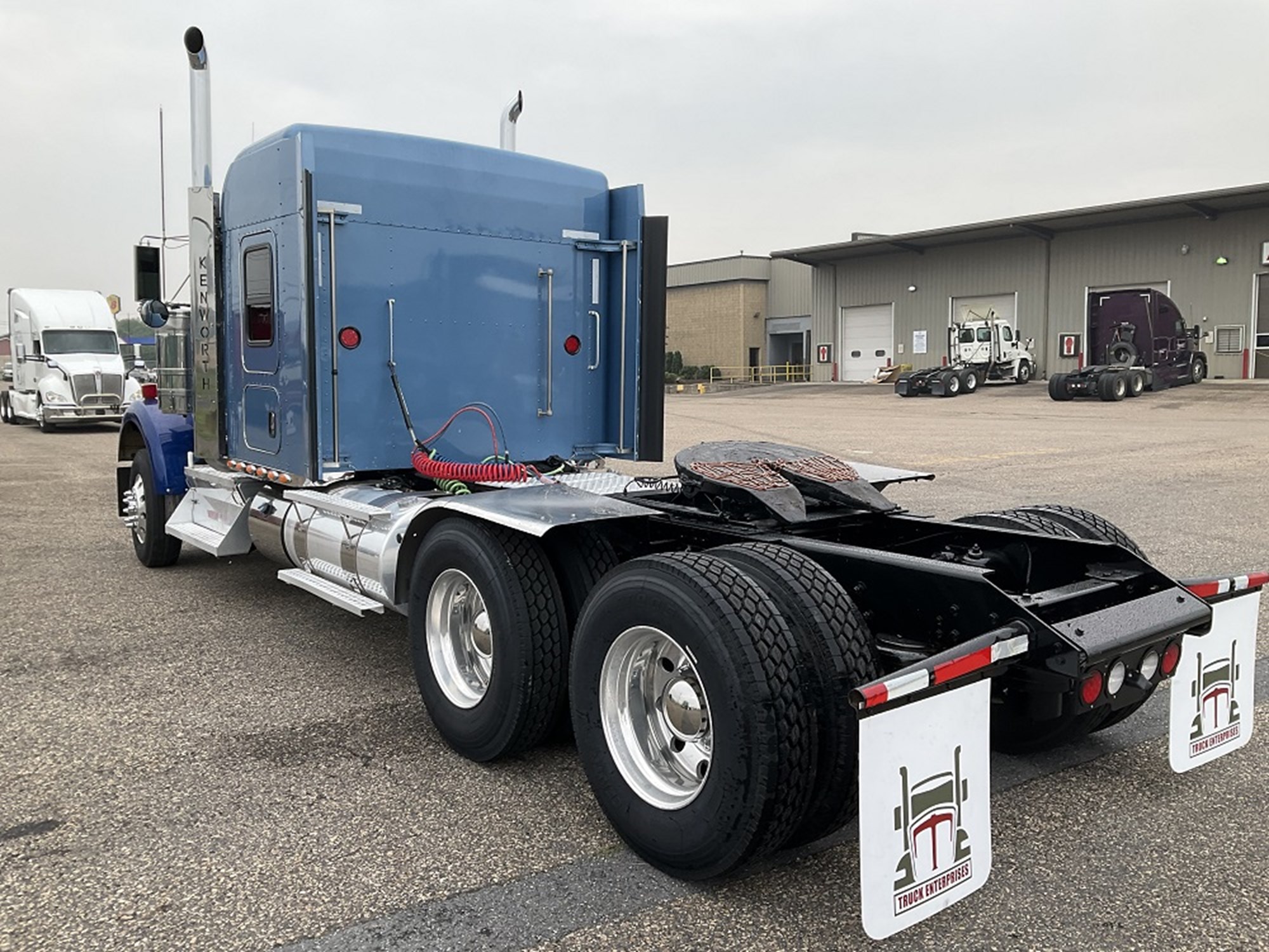 2019 Kenworth W900 - image 5 of 6