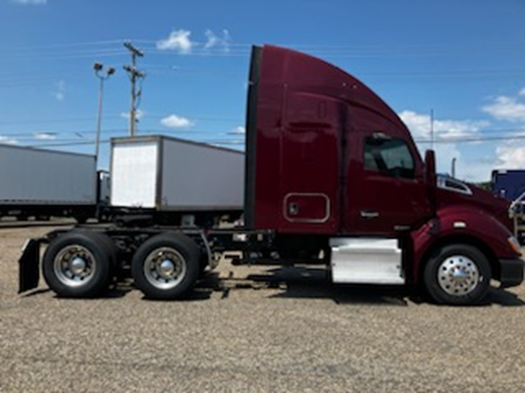 2015 Kenworth T680 - image 5 of 6