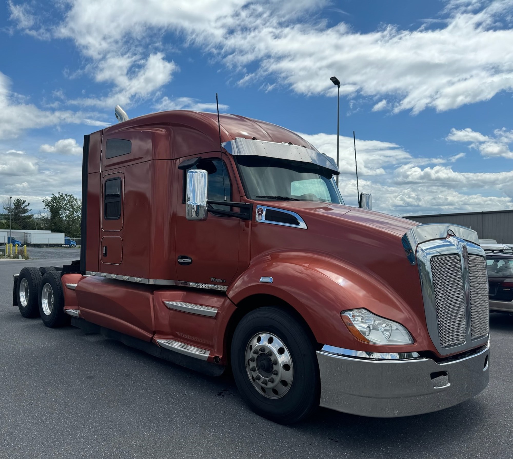 2020 Kenworth T680 - image 3 of 6