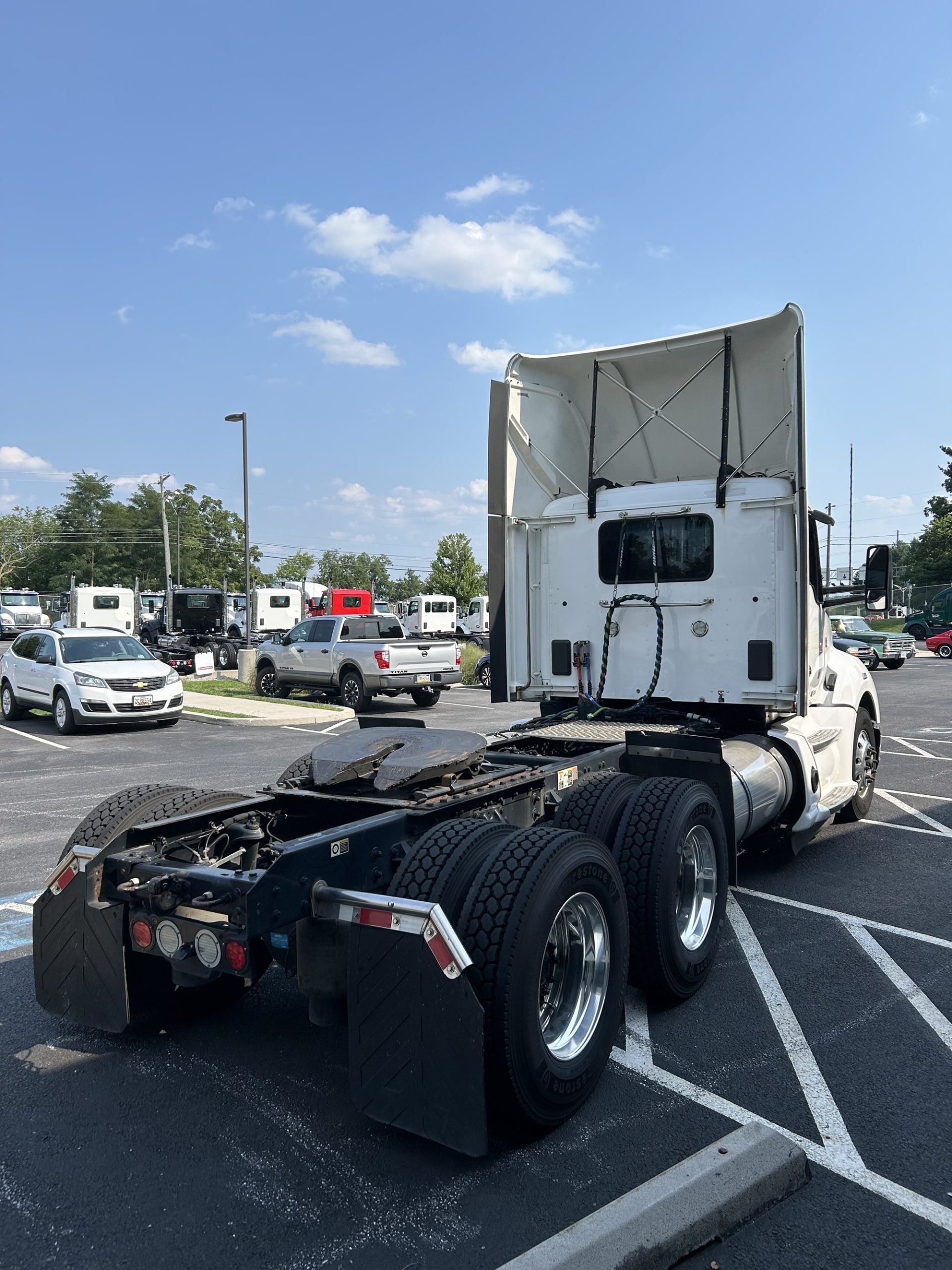 2021 Kenworth T680 - image 4 of 6