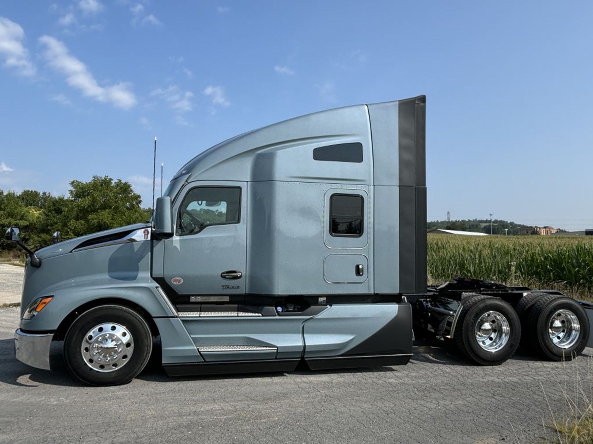 2025 Kenworth T680 Next Gen - image 2 of 6