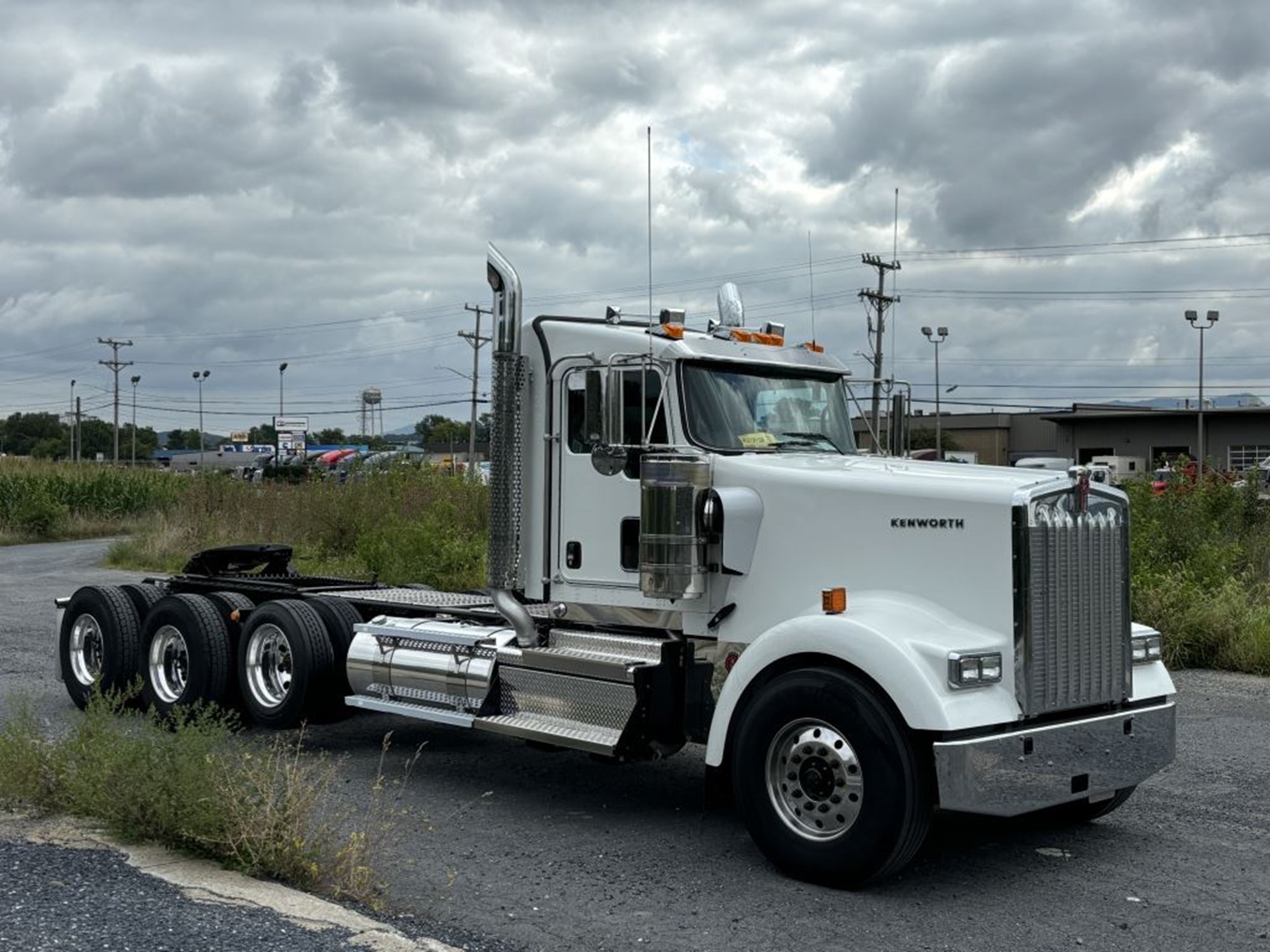 2025 Kenworth W900B - image 5 of 6